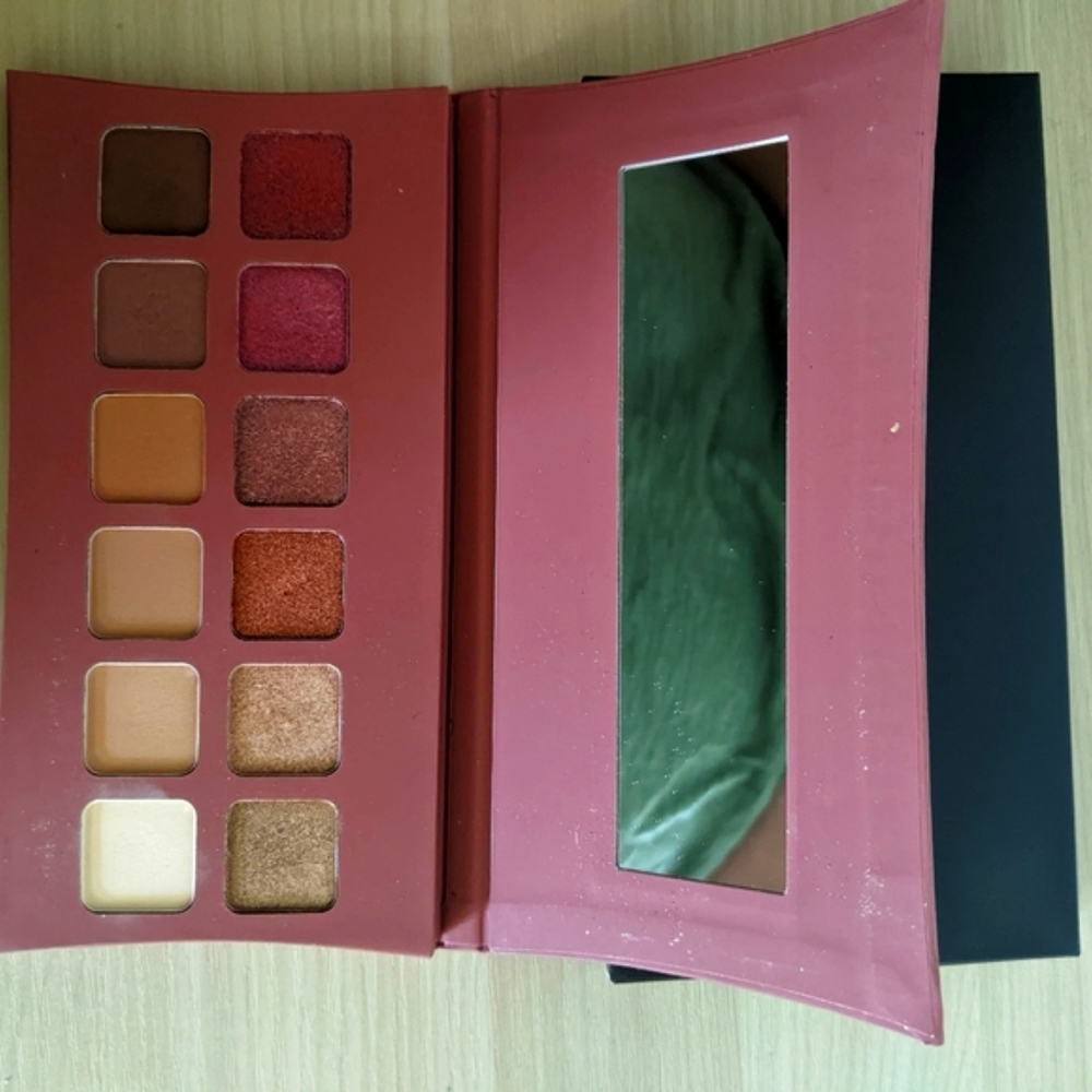 Illamasqua Unvailes artistry Palette